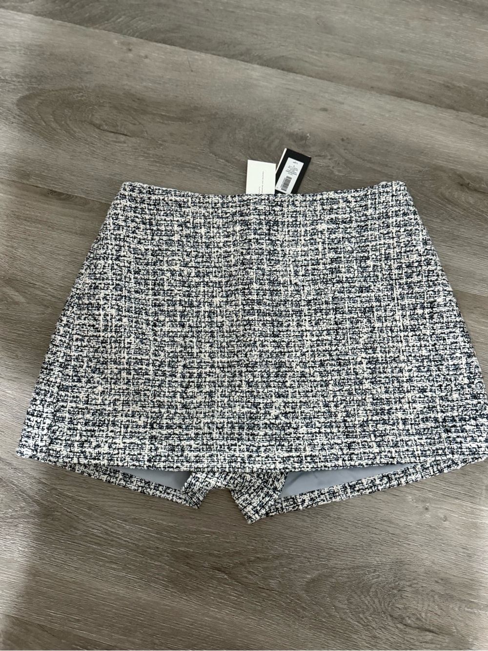 New ARITIZIA mini skort